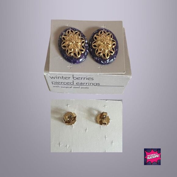 Rare Find - Winter Berries Pierced Vintage Earrings - Avon - NIB - Picture 3 of 3